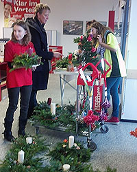 Greenhouse-Schüler verkaufen Weihnachtskränze